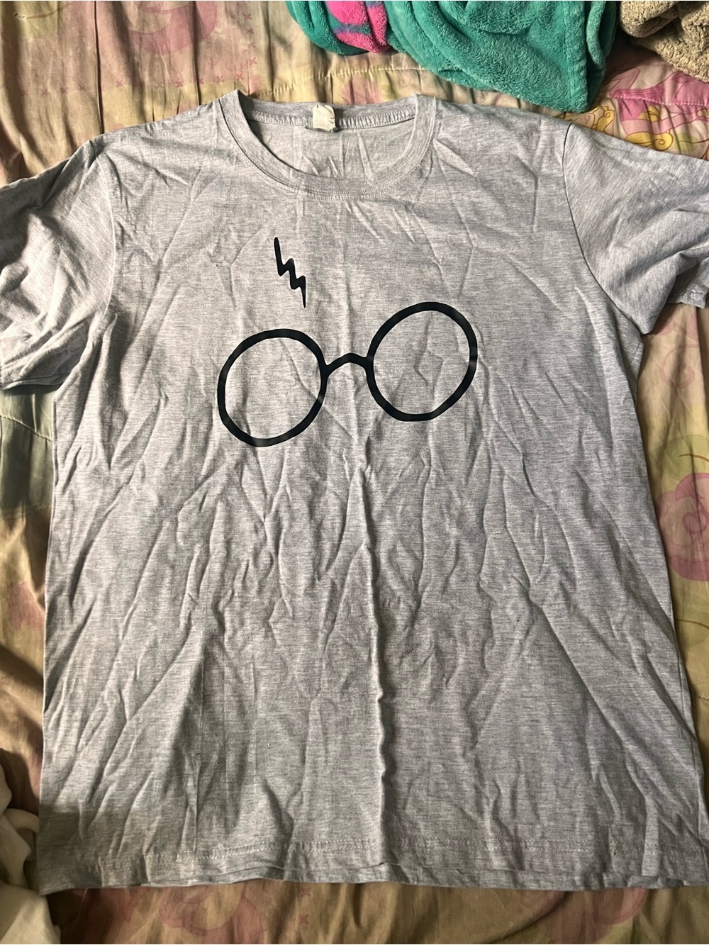 Gray Short Sleeve Graphic Tee with Black Glasses Motif - Unbranded